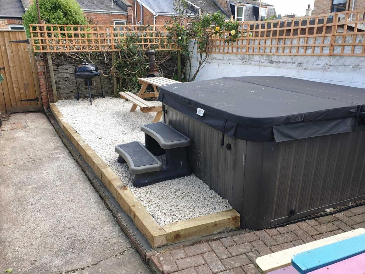 Belmont Villa - 4 Bed - Hot Tub Additional Cost - Sleeps 10-Tjs22Bv Ilfracombe Exterior photo